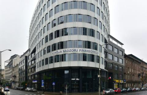 KNF zaleca bankom komercyjnym rezygnację z dywidendy