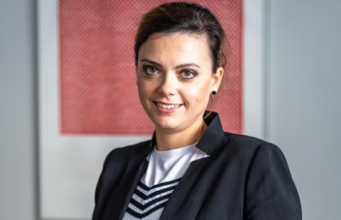 Pracodawca może zwolnić z obowiązku zakrywania ust i nosa, ale musi liczyć się z odpowiedzialnością