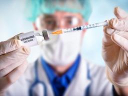 72 szpitale rozpoczną w niedzielę szczepienia na Covid-19