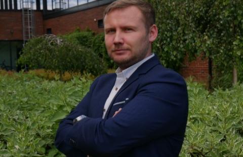 Decyzja o zakładaniu maseczki w pracy należy do przełożonego