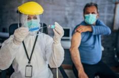 W Polsce ruszyły szczepienia na koronawirusa