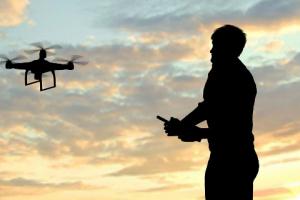 Drony latają już według nowych przepisów