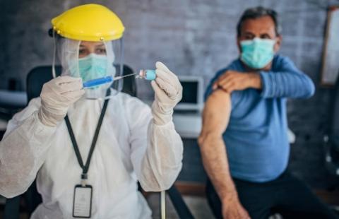 Przepisów jeszcze nie ma, jest nabór farmaceutów na naukę szczepień