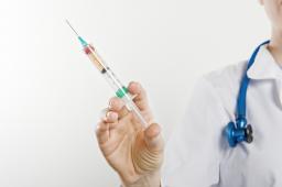 Ruszają szczepienia dla przewlekle chorych - sprawdź, jak się zarejestrować
