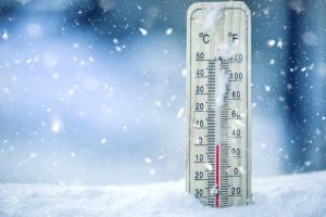 Śliski chodnik? Właścicielowi nieruchomości grozi i 1500 zł