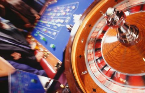 W kasynach można grać, ale bez konsumpcji na miejscu