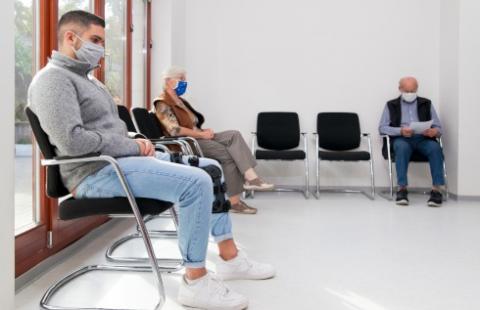 Drastycznie spada liczba Polaków korzystających z porad specjalistów