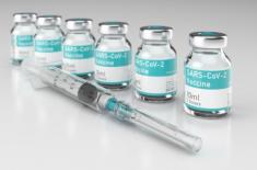 Urzędnik i sołtys w kolejce - wątpliwości wokół szczepień samorządowców