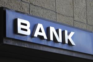 Podpisano pierwsze umowy z bankami, które będą udzielać kredytu na wymianę "kopciuchów"