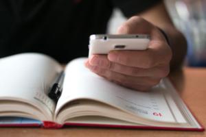 Termin egzaminu dla rezydentów bez zmian, bo część lekarzy uciekłaby na zwolnienia