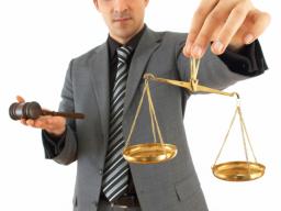 Izba Dyscyplinarna: Dwa delikty adwokata - musi być kara łączna