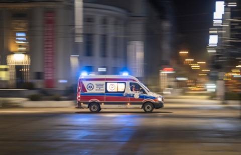 Nie ma centralnej ewidencji łóżek szpitalnych. Karetki kursują po całej Polsce