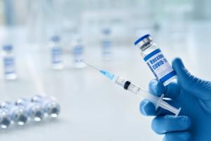 W maju ruszą szczepienia w firmach - rząd podał pierwsze szczegóły