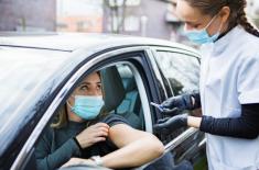 Punkty szczepień drive-thru - są wytyczne resortu zdrowia