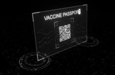 Dane o zaszczepionych w eWUŚ, potem mogą być koronapaszporty