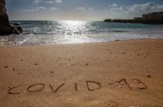 Trudno zmienić termin drugiej dawki szczepienia, a wakacje się zbliżają