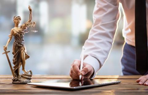 Izba Dyscyplinarna SN zawiesza na rok radcę za przywłaszczenie laptopa i Temidy