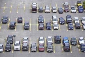UOKiK interweniuje w sprawie parkowania przy marketach