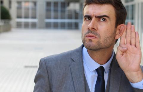 Badanie: Instytucje i firmy potrzebują narzędzi, by sprostać wymogom dyrektywy o sygnalistach