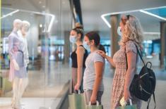 Ostry hejt na przedsiębiorców sprawdzających, czy klient jest zaszczepiony