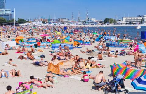 Pracodawcy wypychają pracowników na zaległe urlopy w lipcu