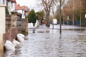 Błyskawiczne powodzie miejskie coraz większym zagrożeniem