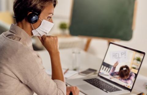 Uczelnie chcą postawić na nauczanie hybrydowe