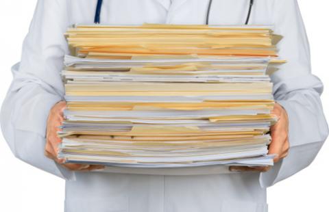 W placówkach medycznych nadal rządzi papier