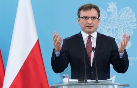 MS: Komisja Europejska uderza w polski porządek prawny