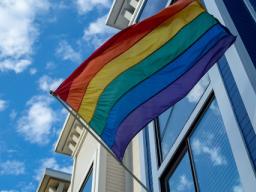 Pełnomocnik rządu broni przed KE samorządowych uchwał anty LGBT