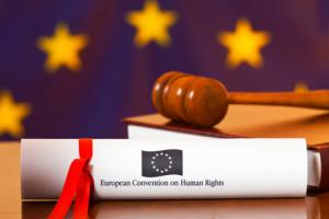 Strasburg: Zakaz wydawania gazety w czasie stanu wyjątkowego naruszył Konwencję