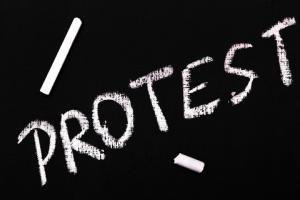 Zaostrza się protest pracowników wymiaru sprawiedliwości - czas "na chorobowe"