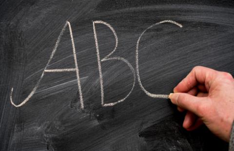 RPO pyta o braki kadrowe w szkołach. MEiN pisze o wzroście zatrudnienia