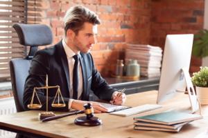 W polskich kancelariach coraz częściej jak w serialu "Suits"