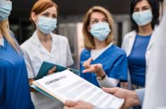 Zmieniają się zasady przyznawania dodatku covidowego dla medyków