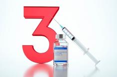 Trzecia dawka nie zawsze i nie wszędzie przedłuża paszport covidowy