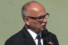 Książek: Warto władzom oświatowym przypomnieć, że po łacinie „minister” to sługa