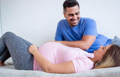 Brak szczepienia lub testu na Covid-19 nie przekreśla rodzinnego porodu