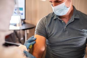 Pracodawca, który żądał testu lub paszportu covidowego - przegrał w sądzie