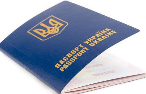 Miasta czekają na czytniki i organizują kolejki w sprawie PESEL dla uchodźców