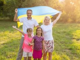 ZUS: Ruszyła infolinia w sprawie świadczeń rodzinnych dla obywateli Ukrainy