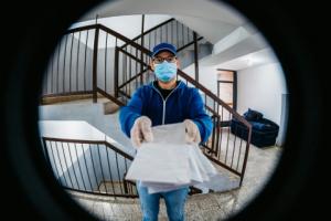 Doręczenie wypowiedzeń, zwłaszcza porzucającym pracę, to dziś wyzwanie