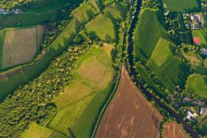 Projekt: Nieużytki rolne państwo łatwiej wydzierżawi na potrzeby OZE