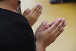Strasburg: Sąd mógł zakazać angażowania małego dziecka w aktywność religijną ojca