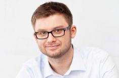 Dr Gumularz: Kontrola czatów potrzebna, ale nadmierny nadzór nad internetem niebezpieczny