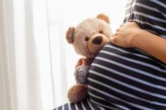 Sąd: Umowa z pracownicą w ciąży została zawarta dla pozoru