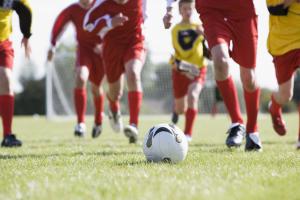 Kontrakt trenerski w piłce nożnej - umowa o pracę lub świadczenie usług