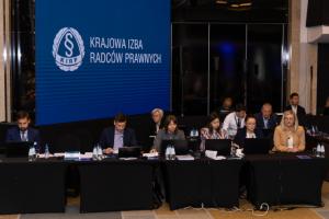 Organy samorządu radcowskiego "odchudzone", w tle dyskusja o reprezentacji izb