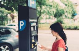UOKiK: Wiele aplikacji do płatnego parkowania z korzyścią dla konsumentów