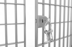 Zmiany zasad wykonywania kar więzienia z podpisem prezydenta